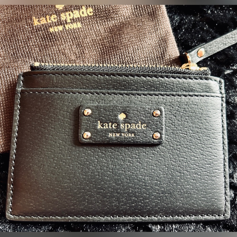 Kate Spade Jeanne Black leather top zip card holder